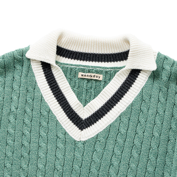 V NECK CABLE KNIT