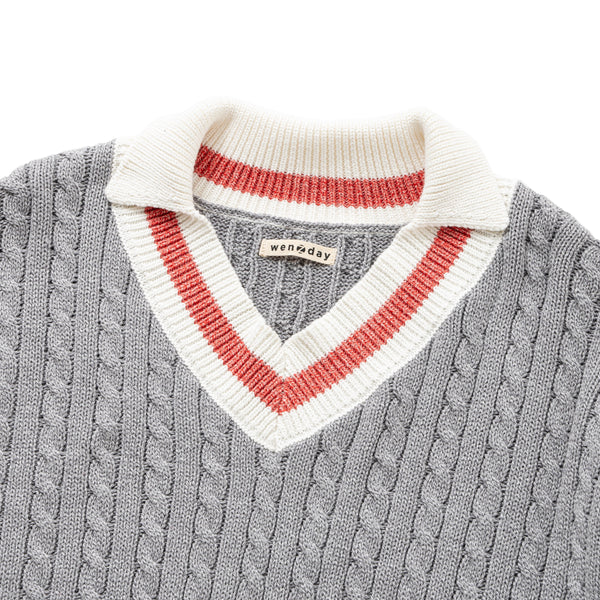 V NECK CABLE KNIT